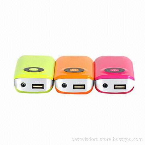 4,400mAh Power Banks with 4 LED Indicators, Shows Power Capacity